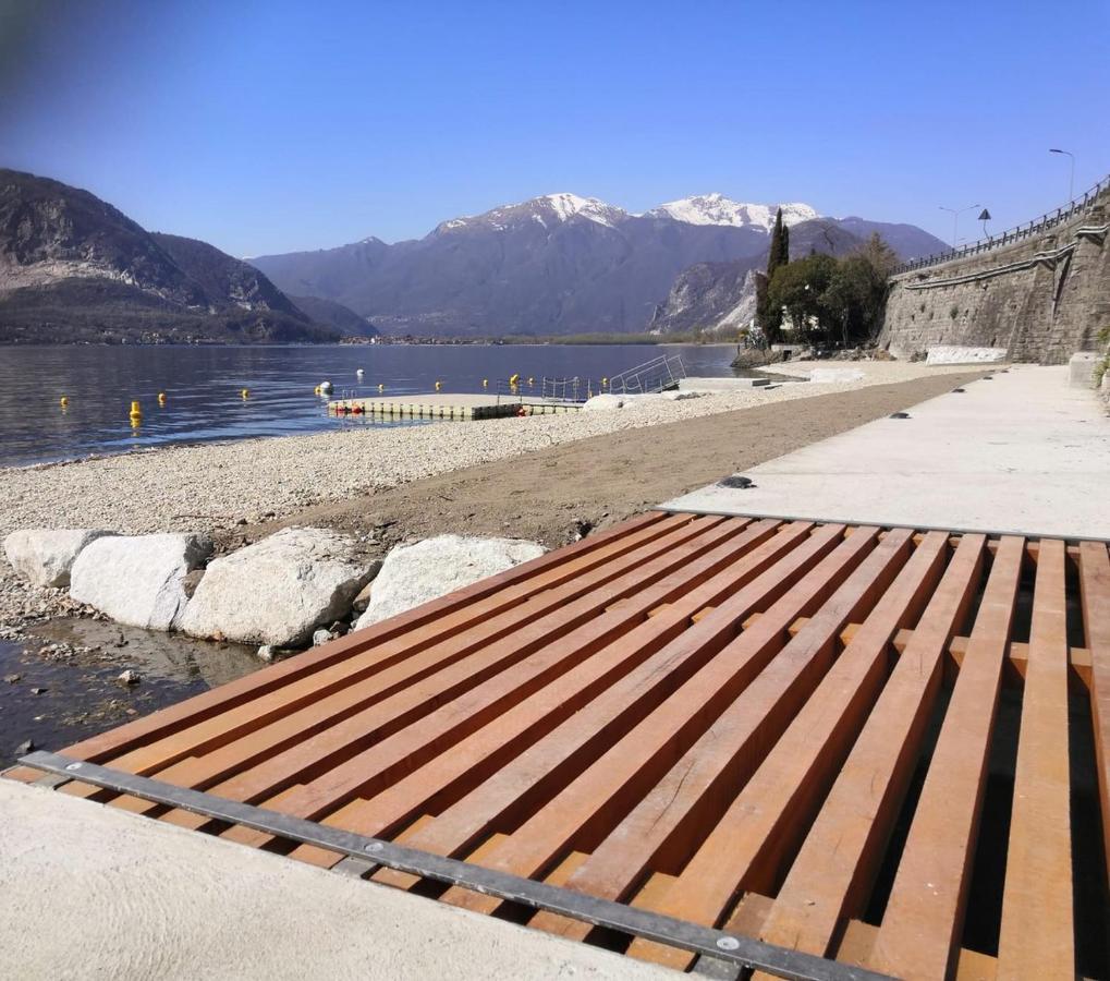 Little Suite Near Lake Verbania Bagian luar foto
