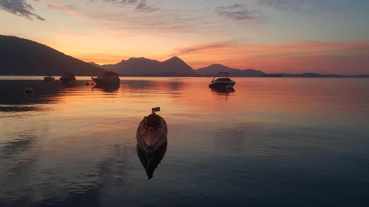 Little Suite Near Lake Verbania Bagian luar foto