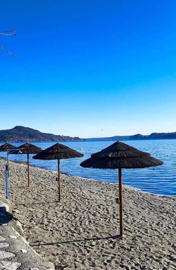 Little Suite Near Lake Verbania Bagian luar foto