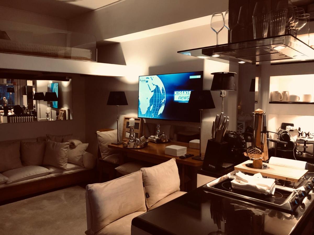 Little Suite Near Lake Verbania Bagian luar foto