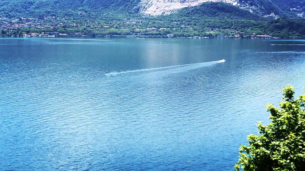 Little Suite Near Lake Verbania Bagian luar foto