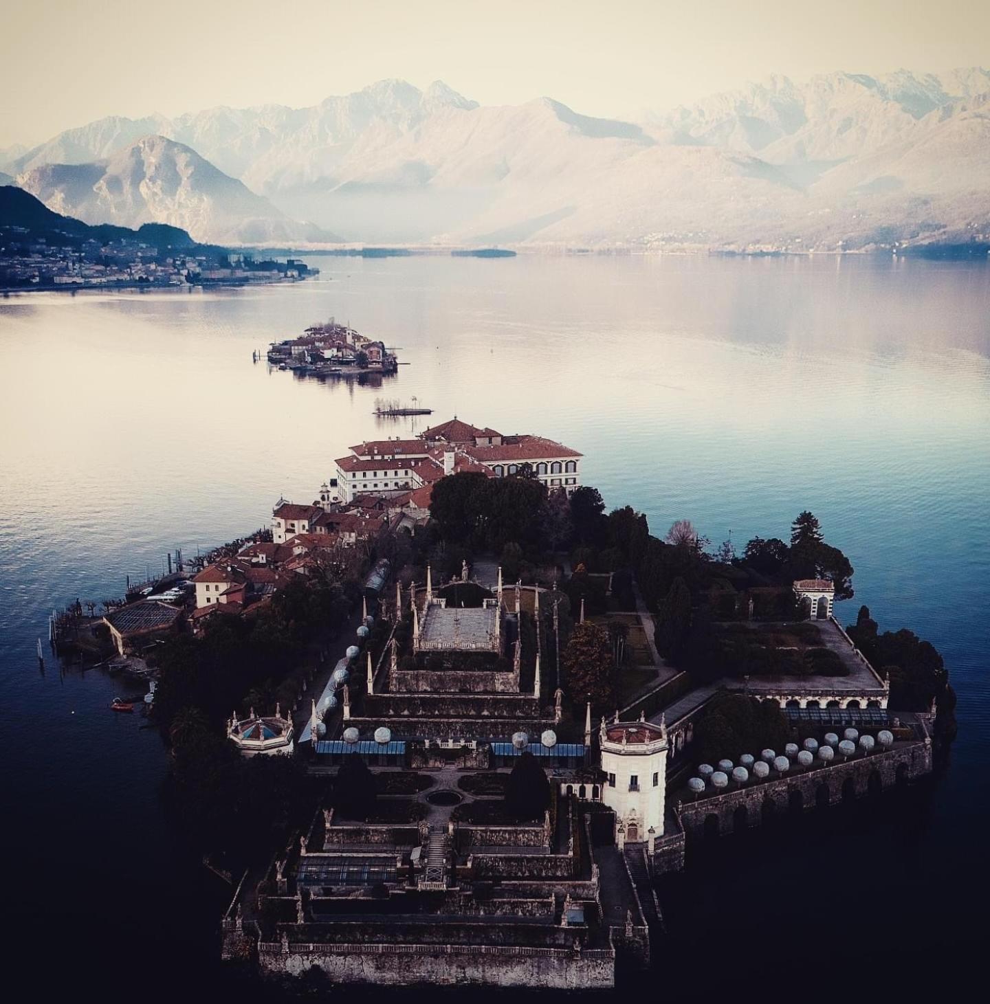 Little Suite Near Lake Verbania Bagian luar foto