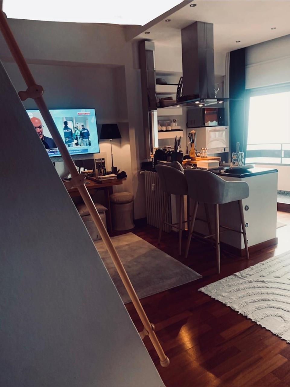 Little Suite Near Lake Verbania Bagian luar foto